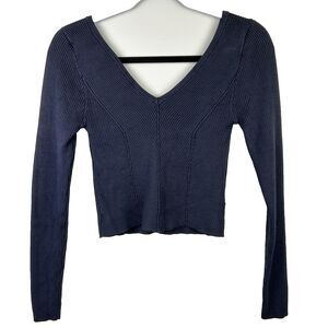 Beverly and Beck Ribbed Knit V Neck Cropped Top Long Sleeve Eggplant Navy sz M